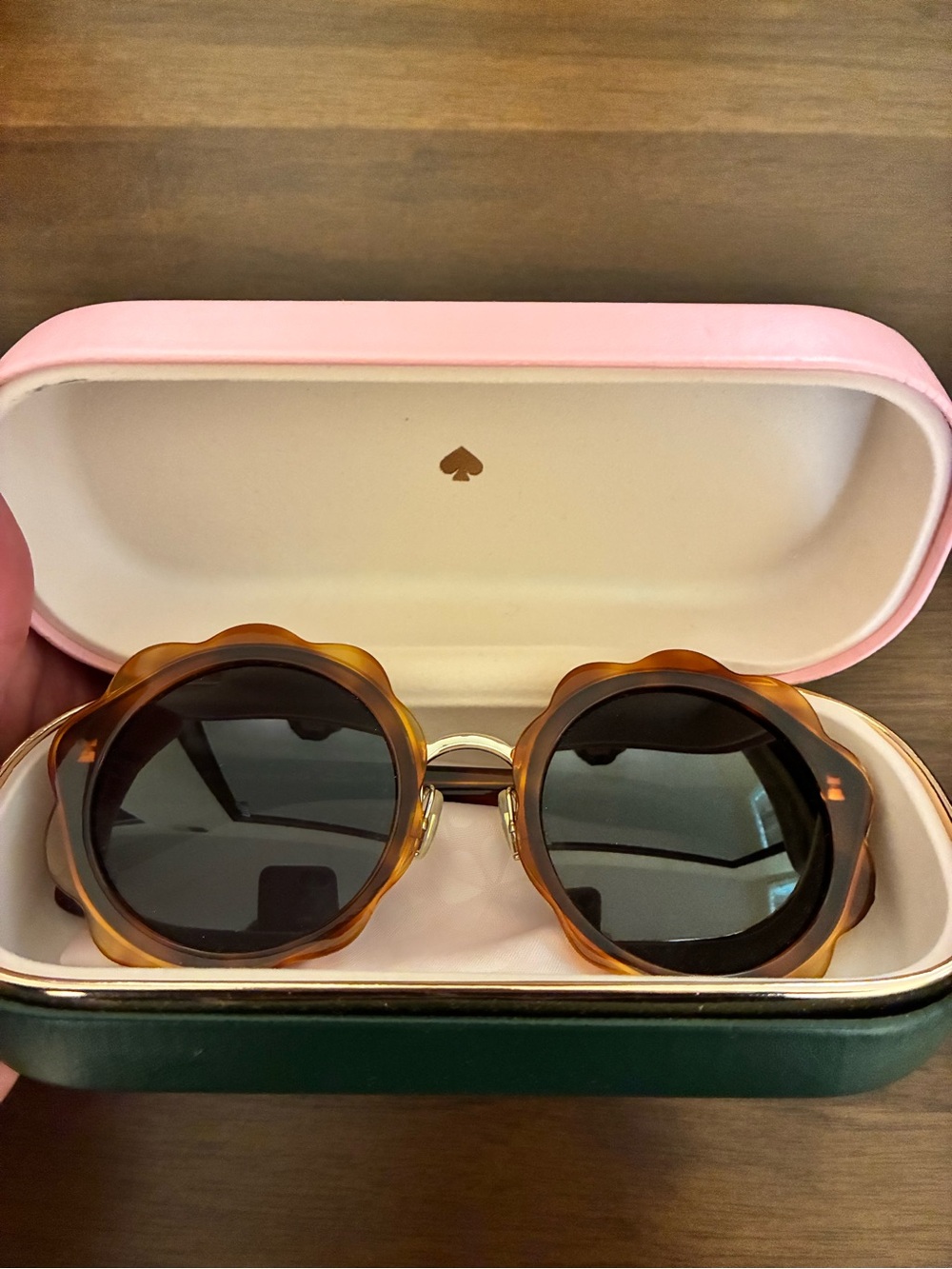 kate spade sunglasses with case